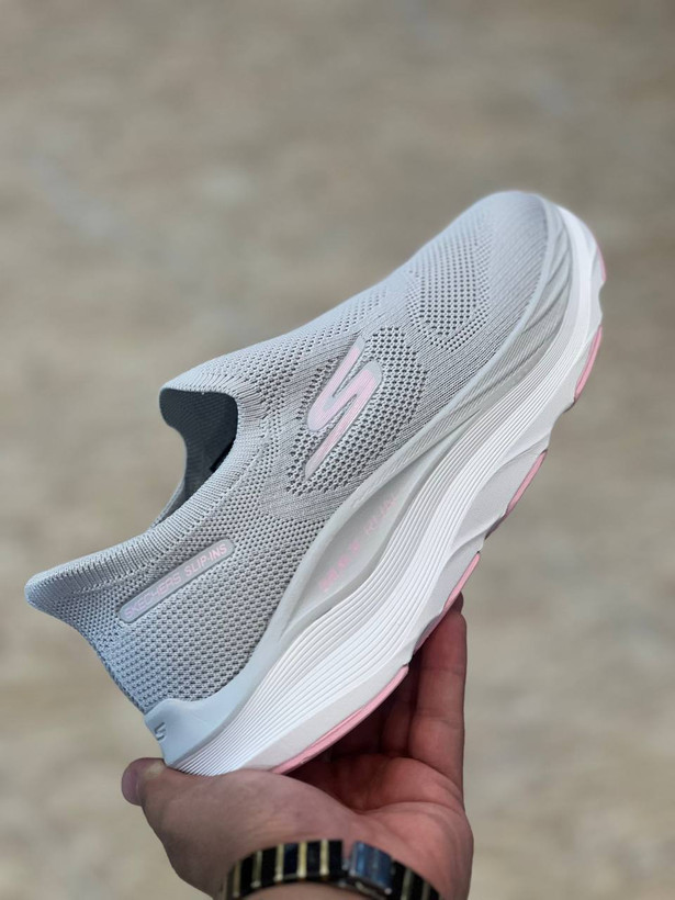 کتونی اسکیچرز نرم و سبک و راحت Skechers Max RUN/بدون بند/سایز ۳۷تا۴۰/فروش بصورت عمده و تک