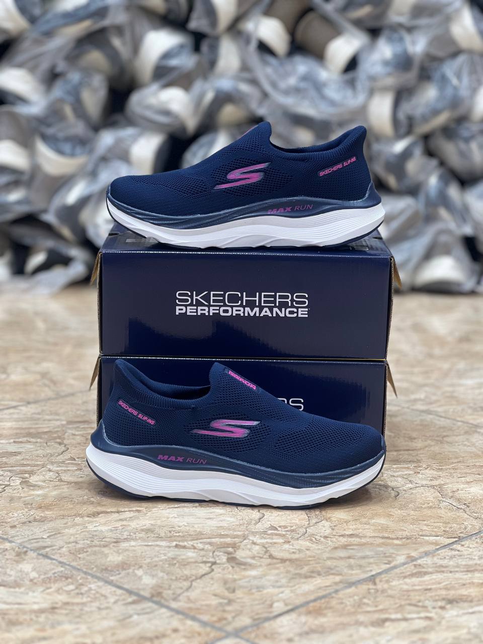 کفش اسکیچرز نرم و سبک و راحت Skechers Max RUN/بدون بند/مستر کوالیتی A/سایز ۳۷تا۴۰/فروش بصورت عمده و تک