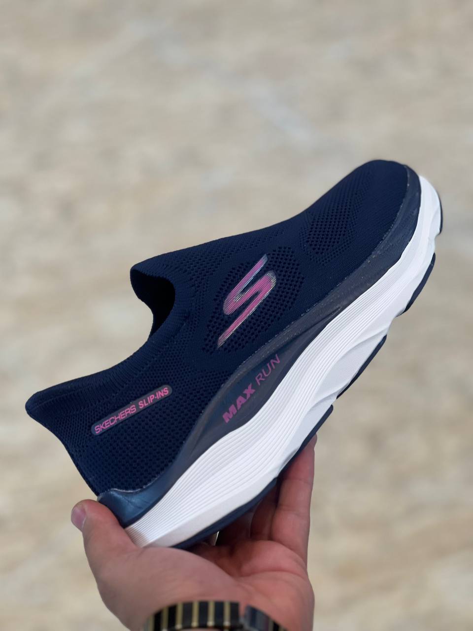 کفش اسکیچرز نرم و سبک و راحت Skechers Max RUN/بدون بند/مستر کوالیتی A/سایز ۳۷تا۴۰/فروش بصورت عمده و تک