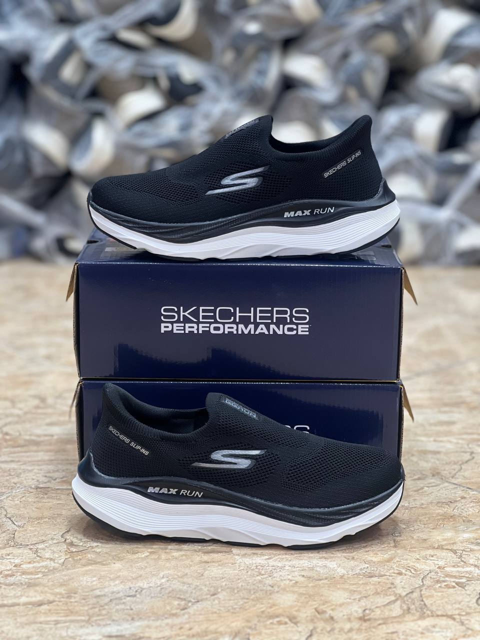 اسکیچرز نرم و سبک و راحت Skechers Max RUN/بدون بند/مستر کوالیتی A /سایز ۳۷تا۴۰/فروش بصورت عمده و تک