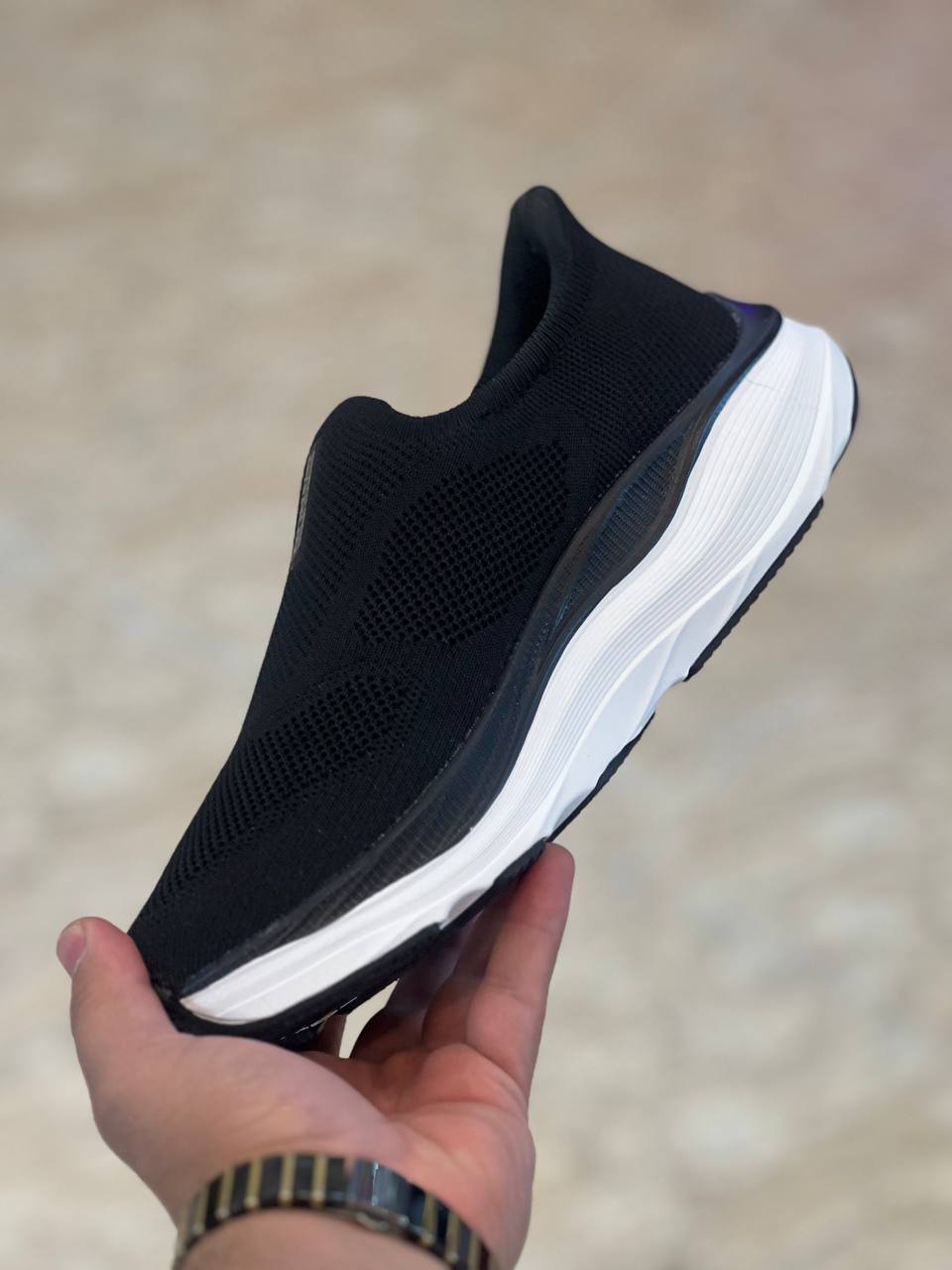 اسکیچرز نرم و سبک و راحت Skechers Max RUN/بدون بند/مستر کوالیتی A /سایز ۳۷تا۴۰/فروش بصورت عمده و تک