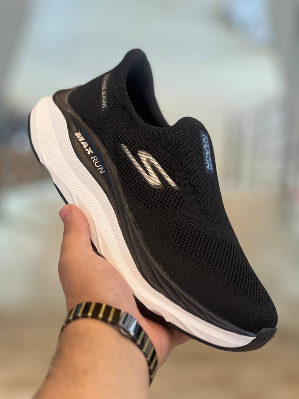 اسکیچرز نرم و سبک و راحت Skechers Max RUN/بدون بند/مستر کوالیتی A /سایز ۳۷تا۴۰/فروش بصورت عمده و تک