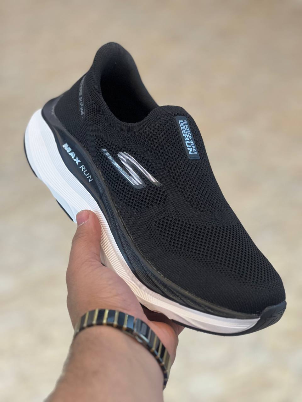 اسکیچرز نرم و سبک و راحت Skechers Max RUN/بدون بند/مستر کوالیتی A /سایز ۳۷تا۴۰/فروش بصورت عمده و تک