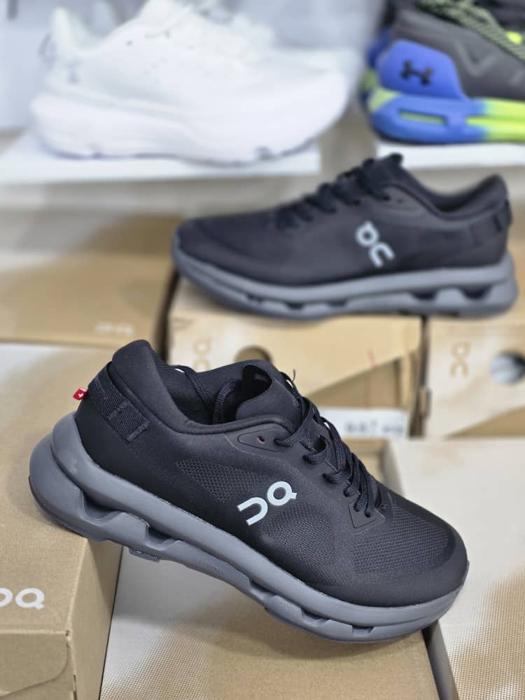 کتونی آن رانینگ کیوسی کلودزون/On Running QC Cloudzone/سایز 40 الی 45/فروش عمده و تک