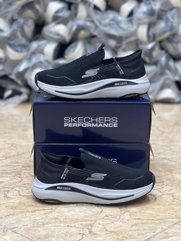 کتونی اسکیچرز/ Skechers Slip Ins /رانینگ اسلیپ طبی و سبک و راحت / سایز 40تا 45 / فروش بصورت عمده و تک