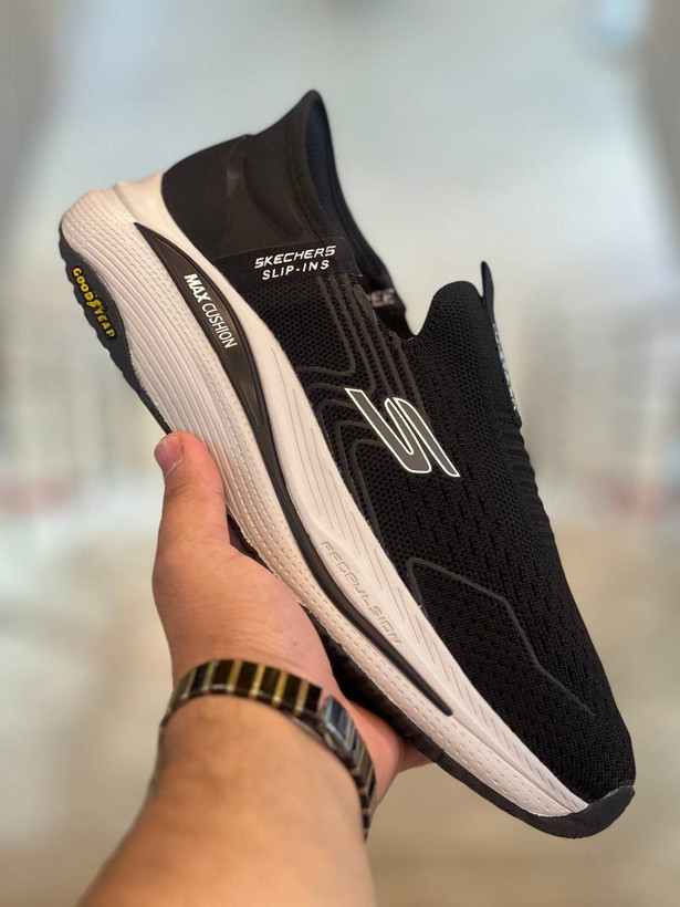 کتونی اسکیچرز/ Skechers Slip Ins /رانینگ اسلیپ طبی و سبک و راحت / سایز 40تا 45 / فروش بصورت عمده و تک