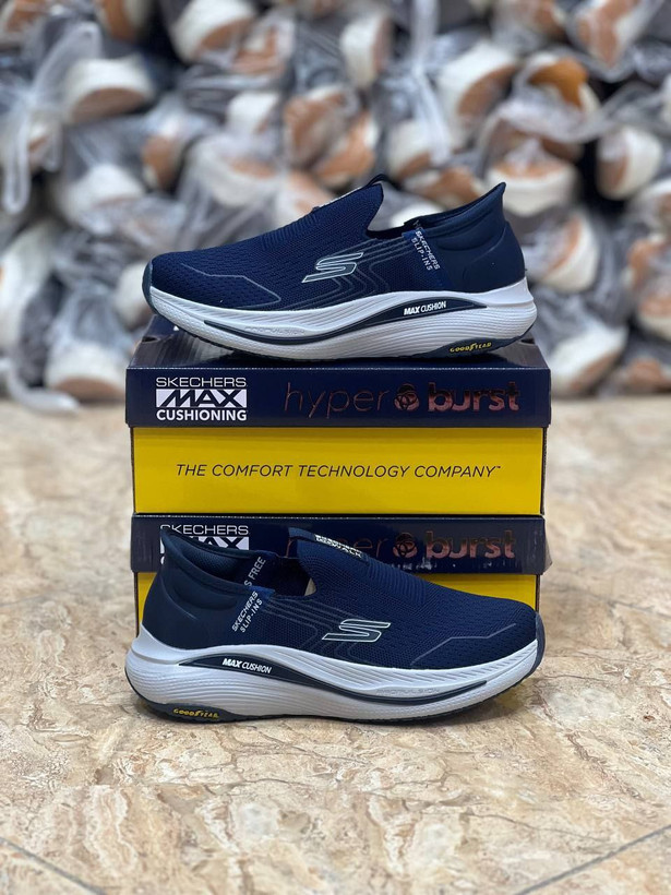 کفش اسکیچرز/ Skechers Slip Ins /رانینگ اسلیپ طبی و سبک و راحت / سایز 40تا 45 / فروش بصورت عمده و تک