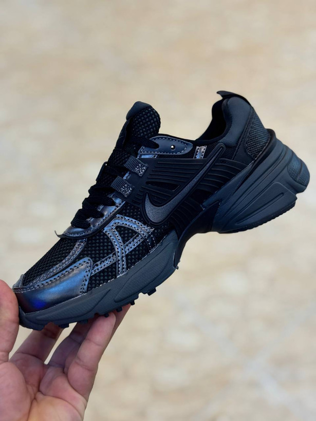 کفش نایک وی تو کی/Nike V2k Run /ساخت ویتنام/سایز ۳۷ الی ۴۰/ فروش عمده و تک
