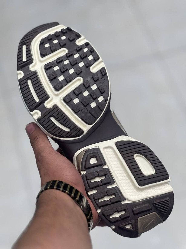 نایک وی تو کی/Nike V2k Run /ساخت ویتنام/سایز ۳۷ الی ۴۰/ فروش عمده و تک