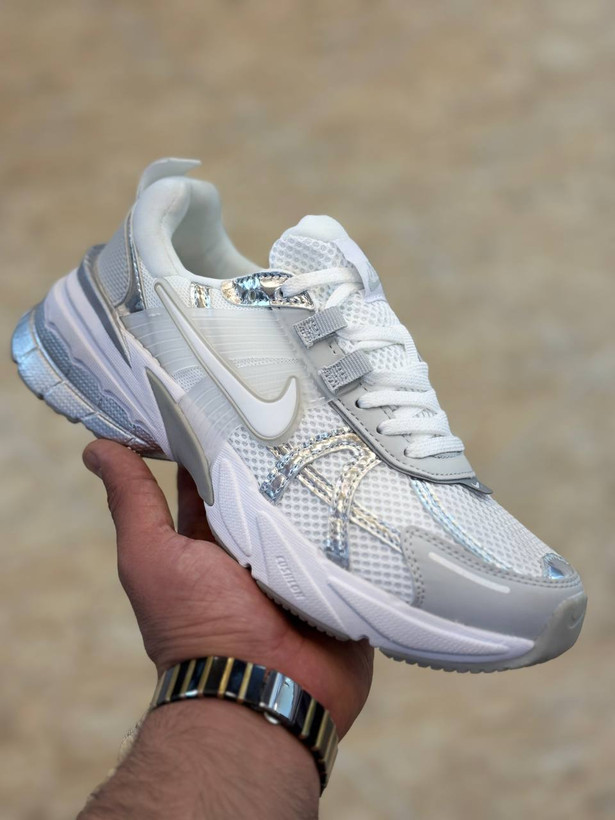 کتونی ویتنامی نایک وی تو کی/Nike V2k Run /ساخت ویتنام/سایز ۳۷ الی ۴۰/ فروش عمده و تک