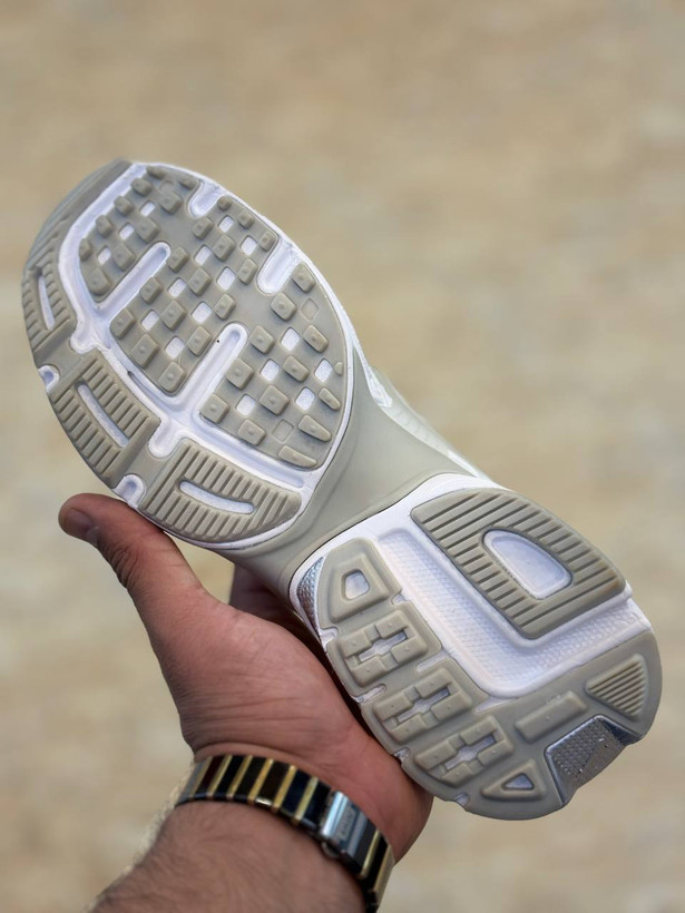 کتونی ویتنامی نایک وی تو کی/Nike V2k Run /ساخت ویتنام/سایز ۳۷ الی ۴۰/ فروش عمده و تک