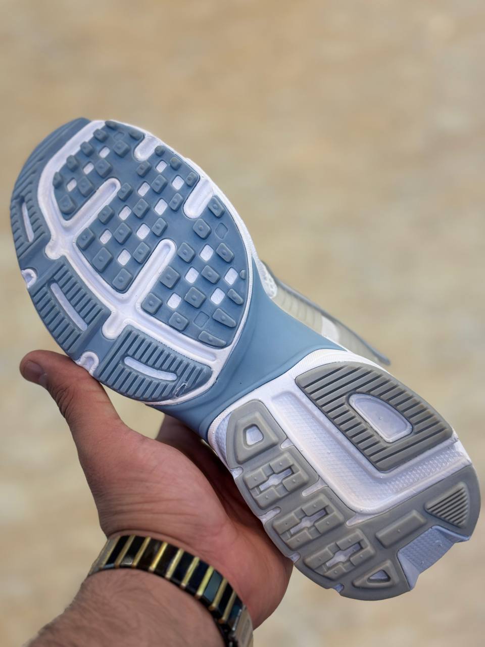 کفش نایک وی تو کی/Nike V2k Run /ساخت ویتنام/سایز ۳۷ الی ۴۰/ فروش عمده و تک