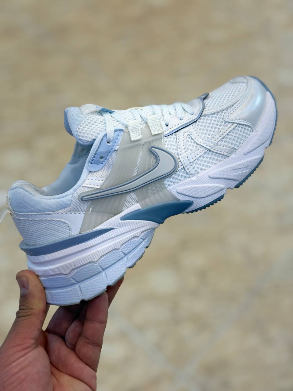 کفش نایک وی تو کی/Nike V2k Run /ساخت ویتنام/سایز ۳۷ الی ۴۰/ فروش عمده و تک