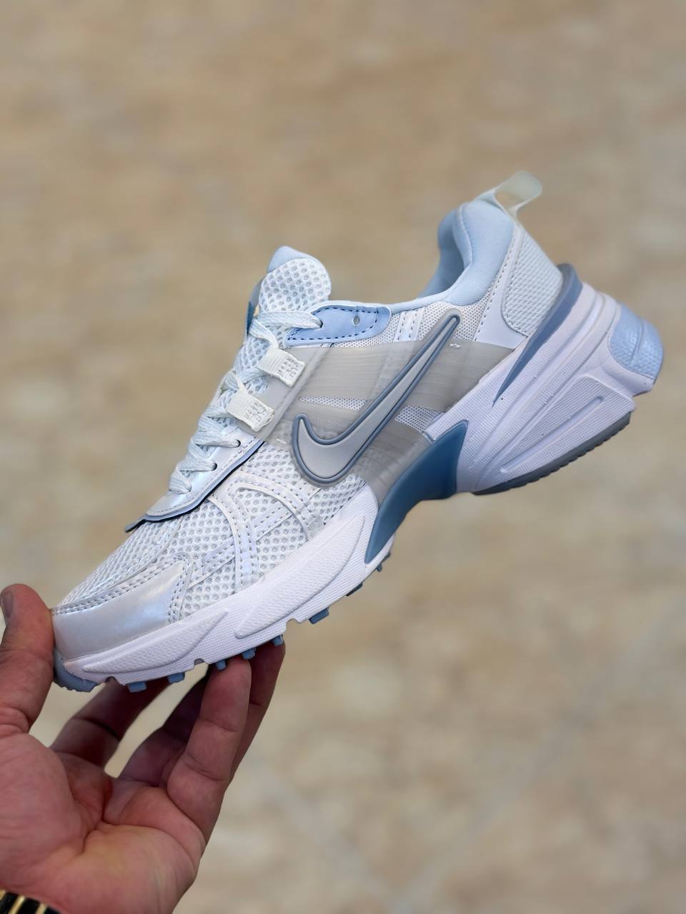 کفش نایک وی تو کی/Nike V2k Run /ساخت ویتنام/سایز ۳۷ الی ۴۰/ فروش عمده و تک