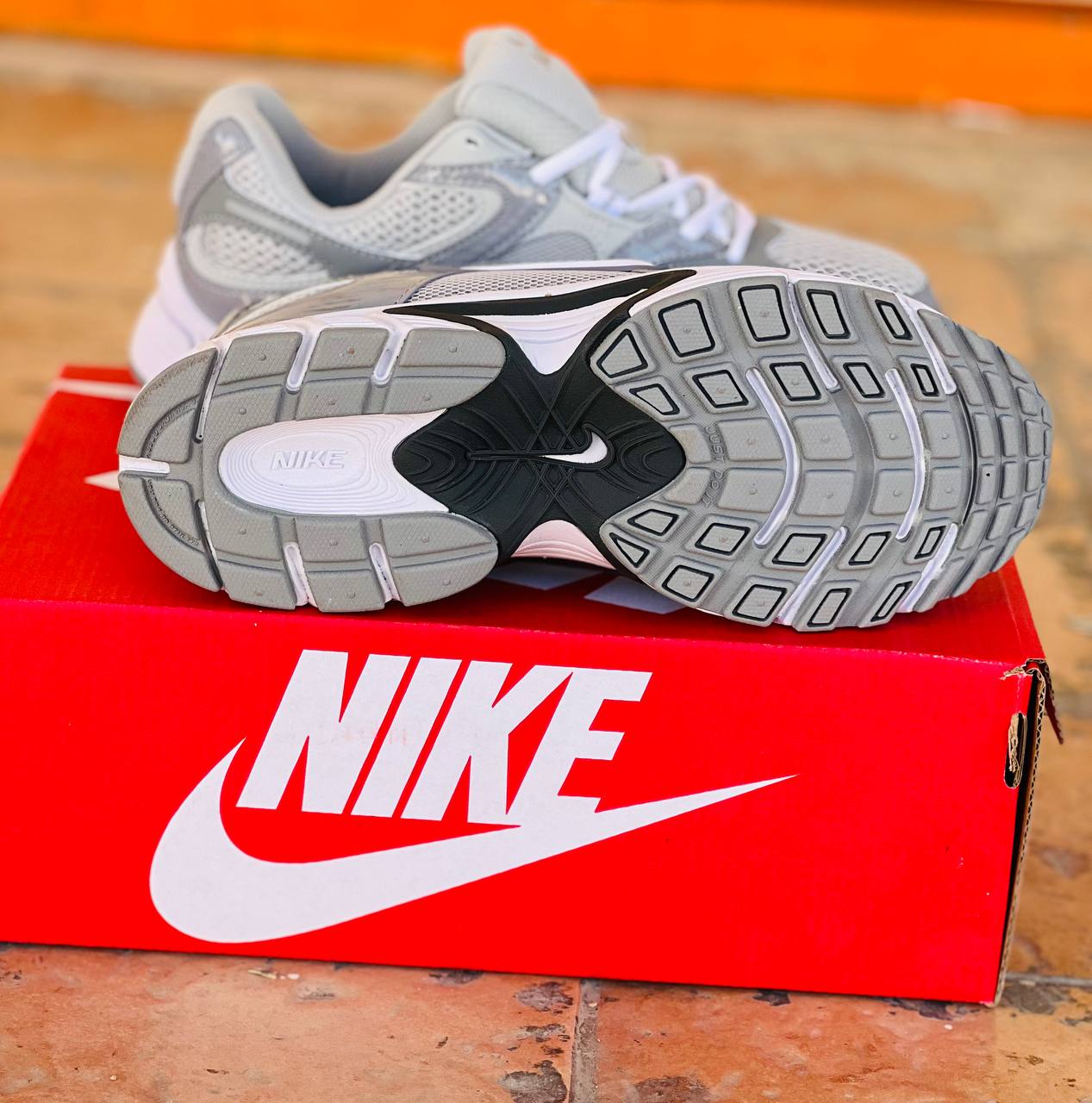 کتونی نایک V5 RNR | مسترکوالیتی ویتنام – راحتی، دوام و استایل در یک قدم