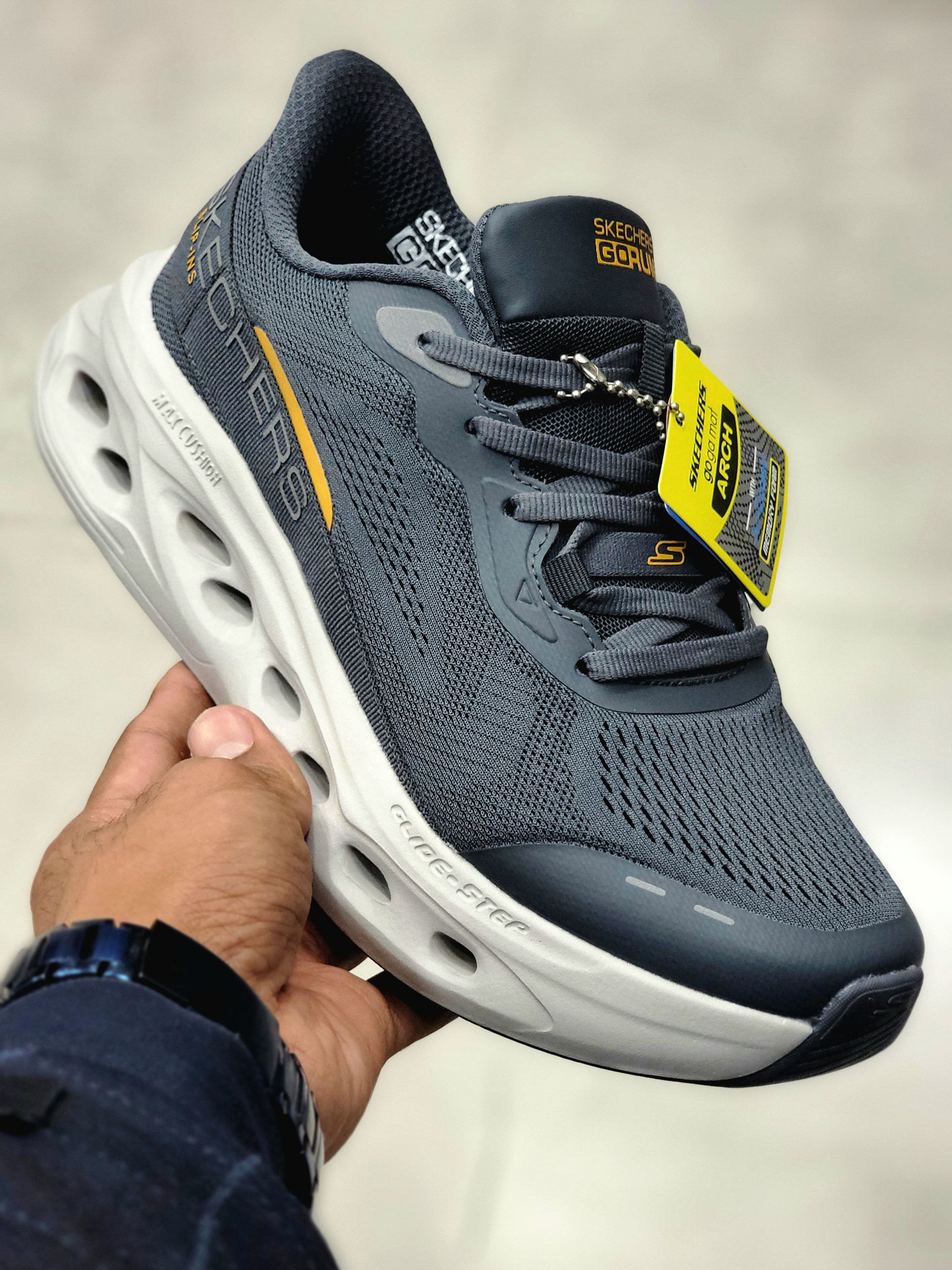کفش اسکیچرز GOrun Glide-Step Max Cushioning طبی و راحت | ساخت ویتنام سایز ۴۰ تا ۴۵/فروش عمده و تک