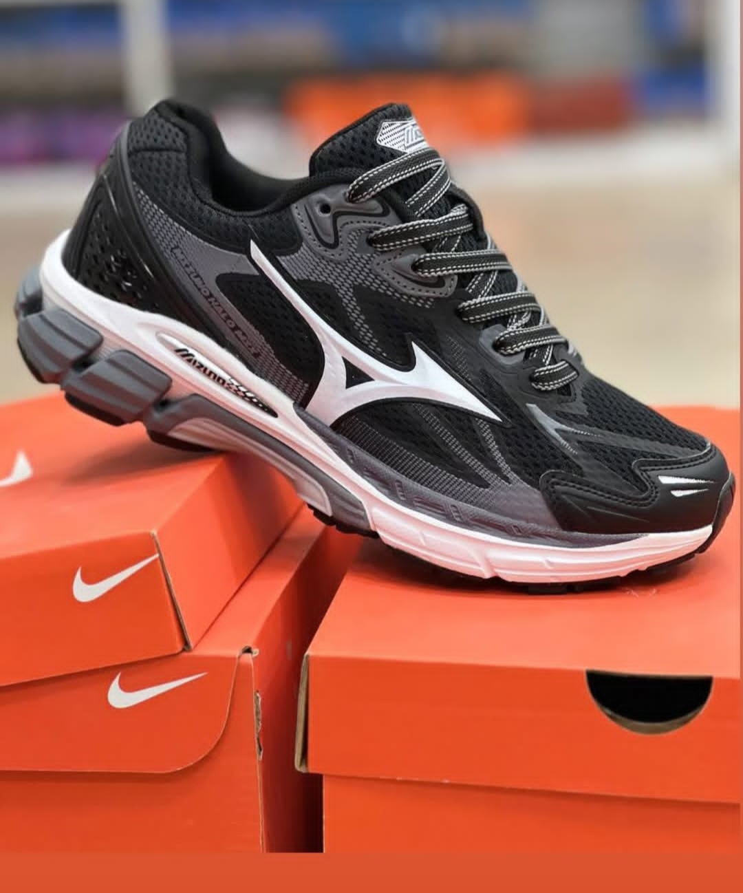 کتونی میزانو هالو میکس/Mizuno Halo Mix/ساخت ویتنام/سایز ۴۰ الی ۴۵/فروش عمده و تک