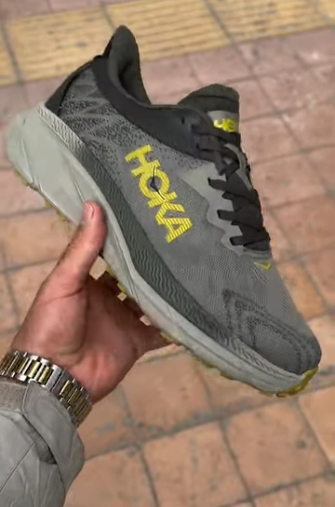 کتونی هوکا چلنجرHoka challenger ساخت ویتنام/