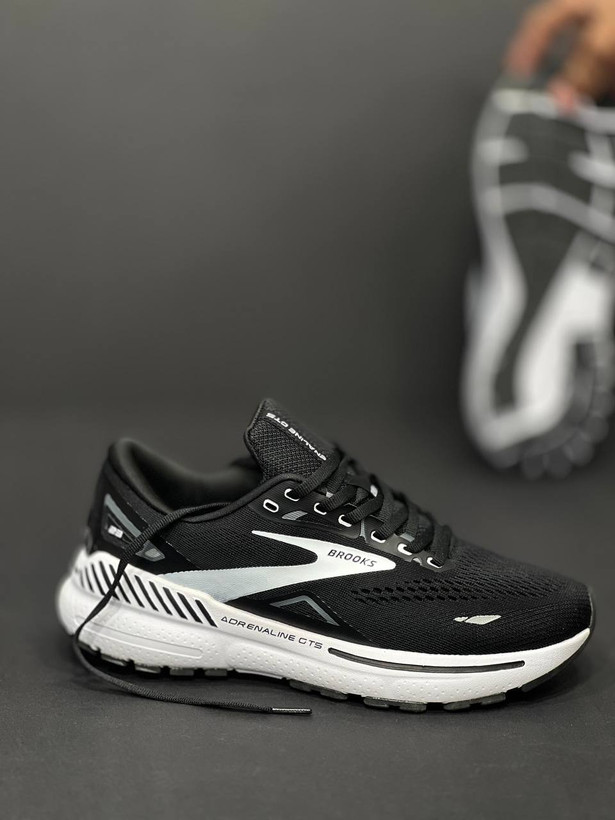 کتونی بروکس آدرنالین جی تی اس ۲۳ ساخت ویتنام سایز 40 تا45. Brooks adrenaline GTS 23