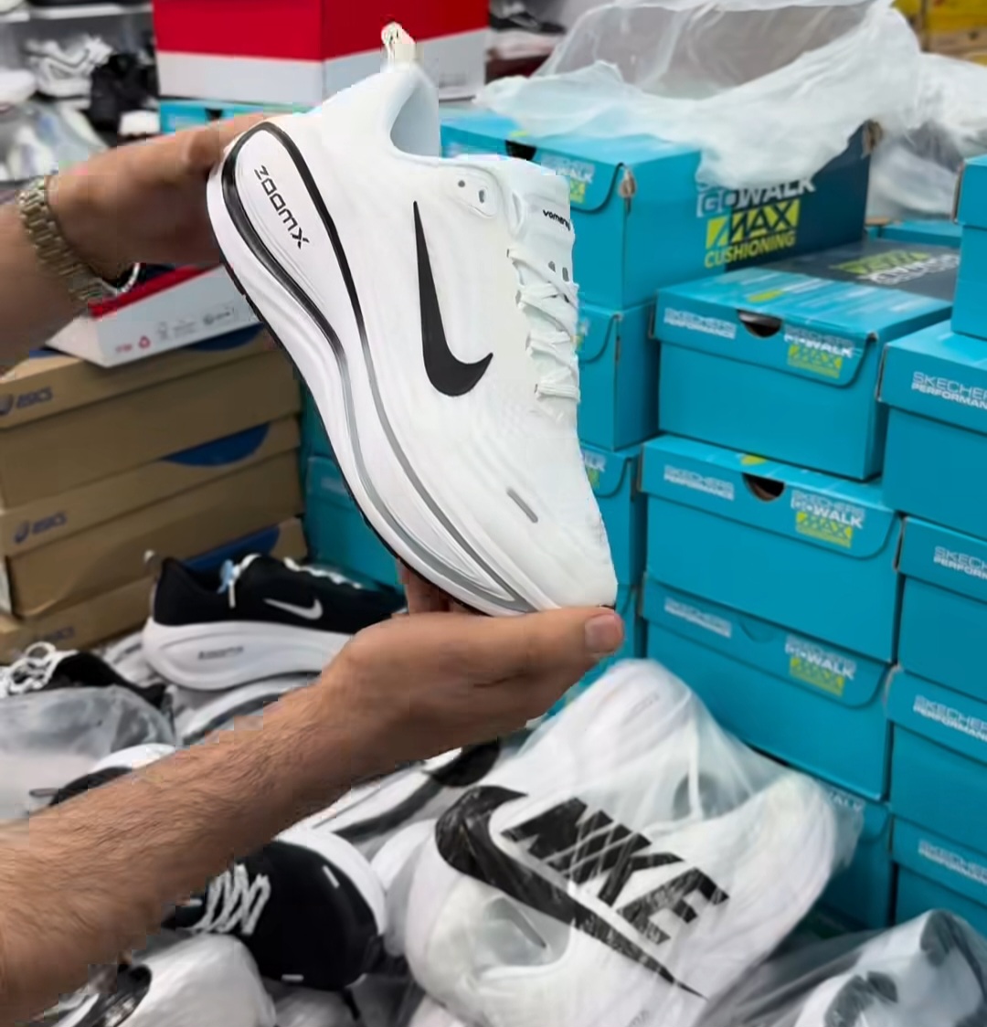 کتونی نایک ایر زوم ومرو/Nike Air Zoom Vomero Plus/ساخت ویتنام /سایز ۴۰ الی ۴۵/ فروش عمده و تک