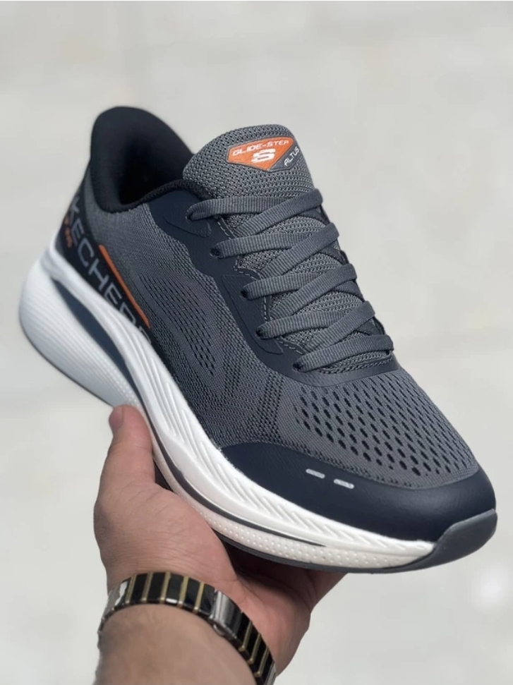 کتونی رانینگ و پیاده روی اسکیچرزskechers max cushioning سایز 40 تا 45 ساخت ویتنام