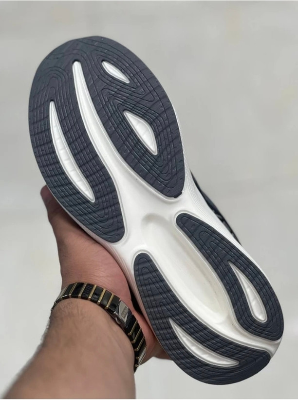 کتونی رانینگ و پیاده روی اسکیچرزskechers max cushioning سایز 40 تا 45 ساخت ویتنام