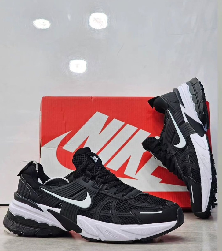 کفش نایک وی تو کی/Nike V2k Run /ساخت ویتنام/سایز۴۰ تا ۴۵/ فروش عمده و تک