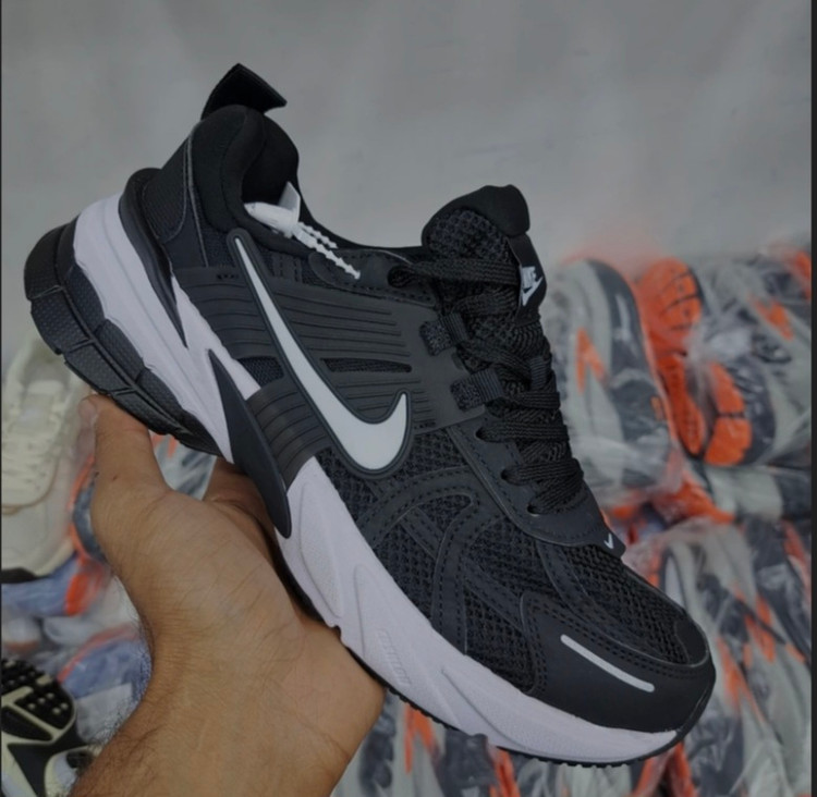 کفش نایک وی تو کی/Nike V2k Run /ساخت ویتنام/سایز۴۰ تا ۴۵/ فروش عمده و تک