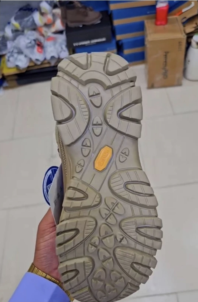 بوت کلمبیا Columbia crestwood waterproof ساخت ویتنام/ زیره ویبرام /سایز 40 الی 45/ Columbia Boot/ فروش عمده و تک
