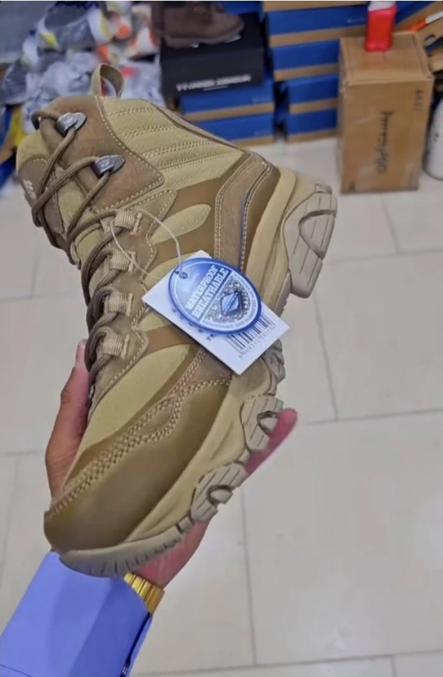 بوت کلمبیا Columbia crestwood waterproof ساخت ویتنام/ زیره ویبرام /سایز 40 الی 45/ Columbia Boot/ فروش عمده و تک