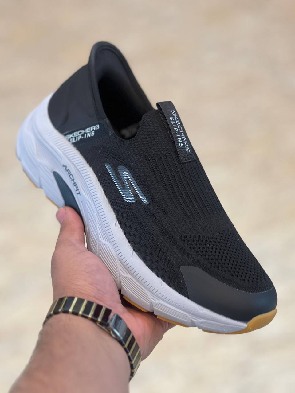 کتونی اسکیچرز آرچ فیتSkechers Archfit Slip-ins ساخت ویتنام سایز۴۰ تا ۴۵ .فروش بصورت عمده و تک