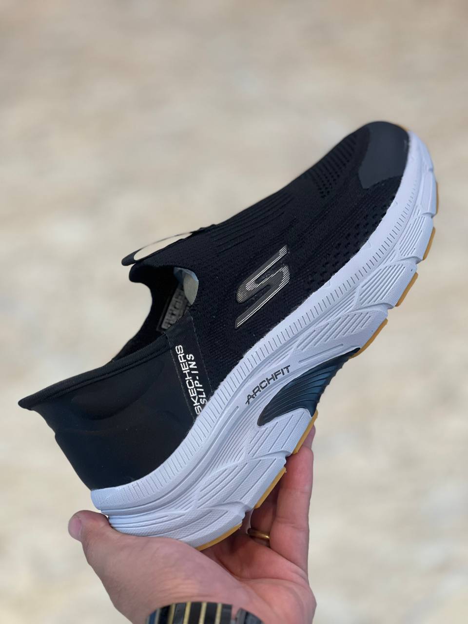 کتونی اسکیچرز آرچ فیتSkechers Archfit Slip-ins ساخت ویتنام سایز۴۰ تا ۴۵ .فروش بصورت عمده و تک