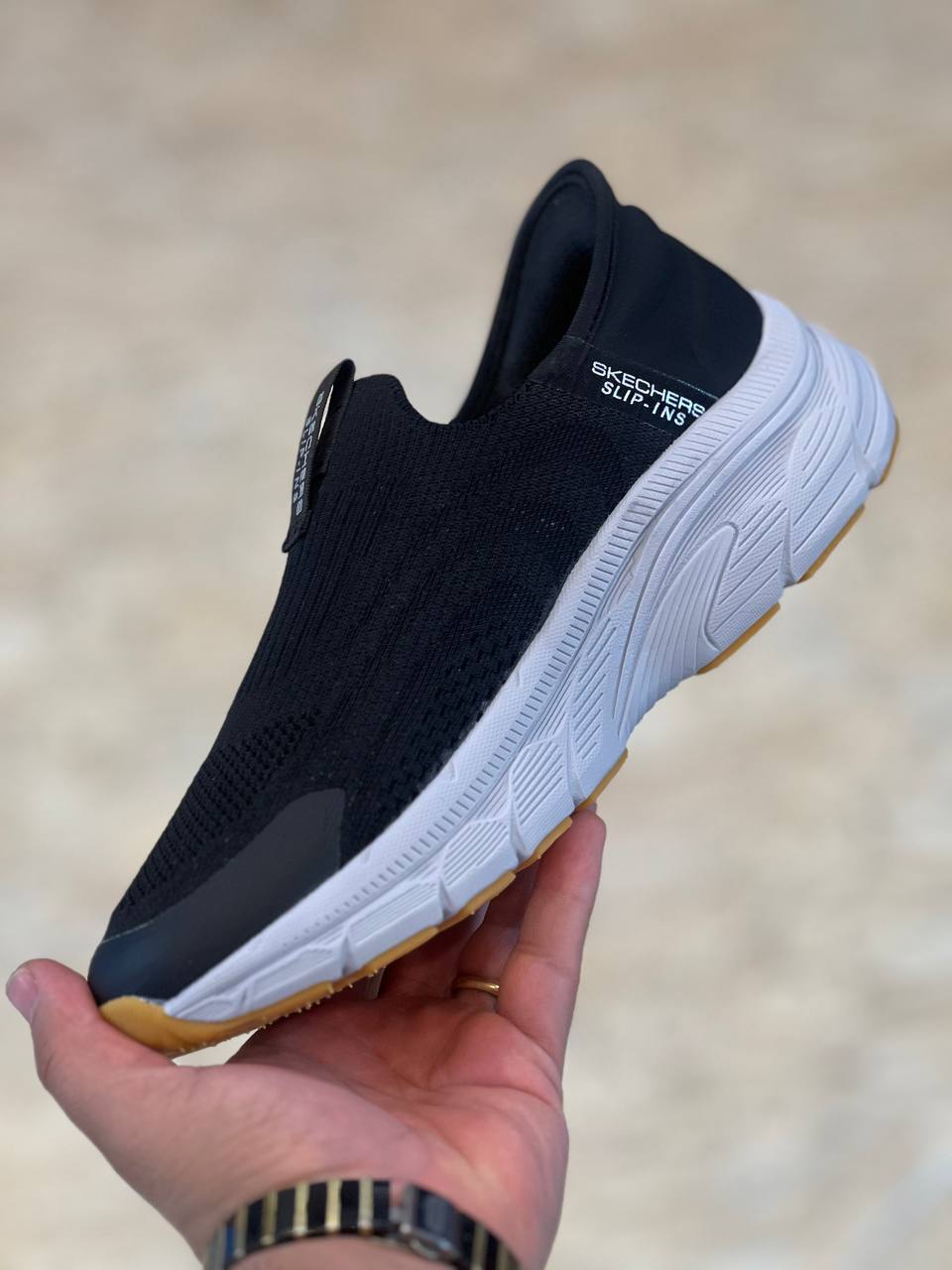 کتونی اسکیچرز آرچ فیتSkechers Archfit Slip-ins ساخت ویتنام سایز۴۰ تا ۴۵ .فروش بصورت عمده و تک