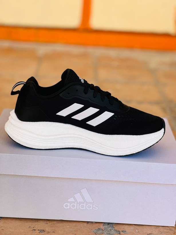 کتونی ادیداس کلود فوم/سایز ۳۸ الی ۴۵/Adidas Cloudfoam/ساخت ویتنام/ فروش عمده و تک