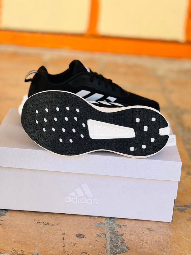 کتونی ادیداس کلود فوم/سایز ۳۸ الی ۴۵/Adidas Cloudfoam/ساخت ویتنام/ فروش عمده و تک