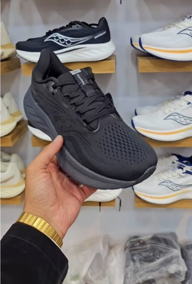 کتونی ساکونی راید 18/سایز ۴۰ الی ۴۵/ Saucony Ride 18/ساخت ویتنام فروش عمده و تک