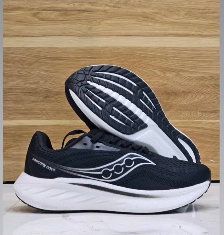 کتونی ویتنامی ساکونی راید 18/سایز ۴۰ الی ۴۵/ Saucony Ride 18/ساخت ویتنام فروش عمده و تک
