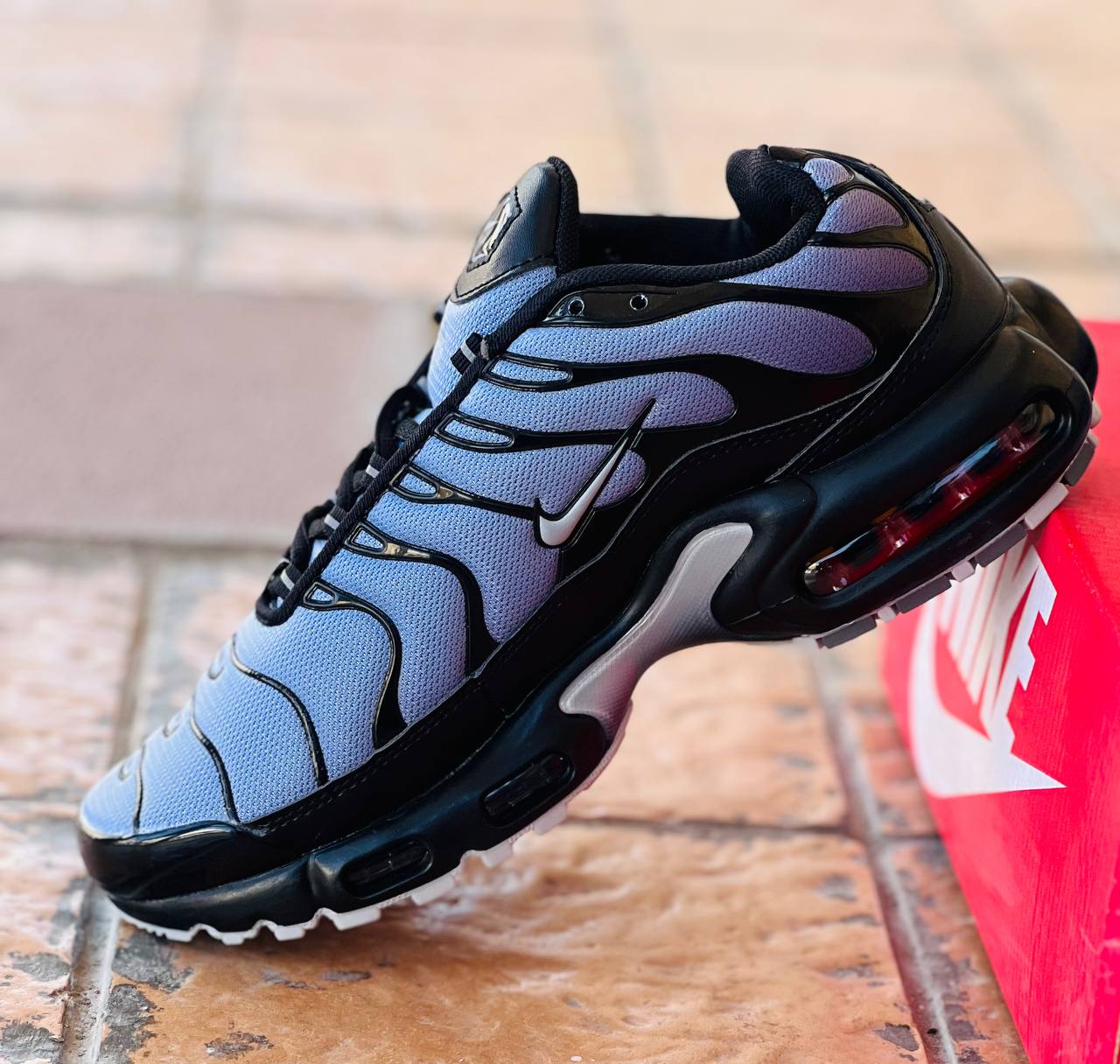 کتونی نایک ایرمکس پلاس/ساخت ویتنام / سایز 40 الی 45 /Nike Air Max Plus SE / فروش عمده و تک
