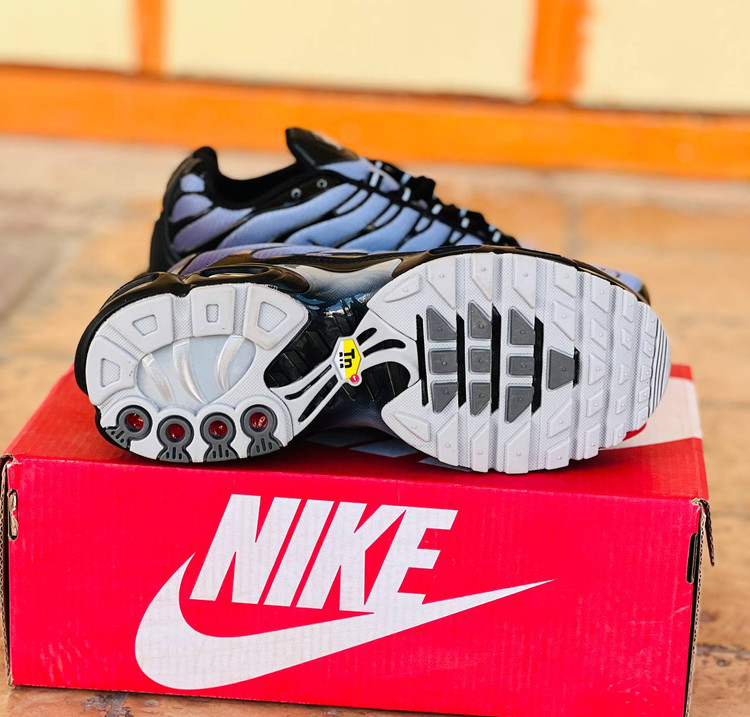 کتونی نایک ایرمکس پلاس/ساخت ویتنام / سایز 40 الی 45 /Nike Air Max Plus SE / فروش عمده و تک