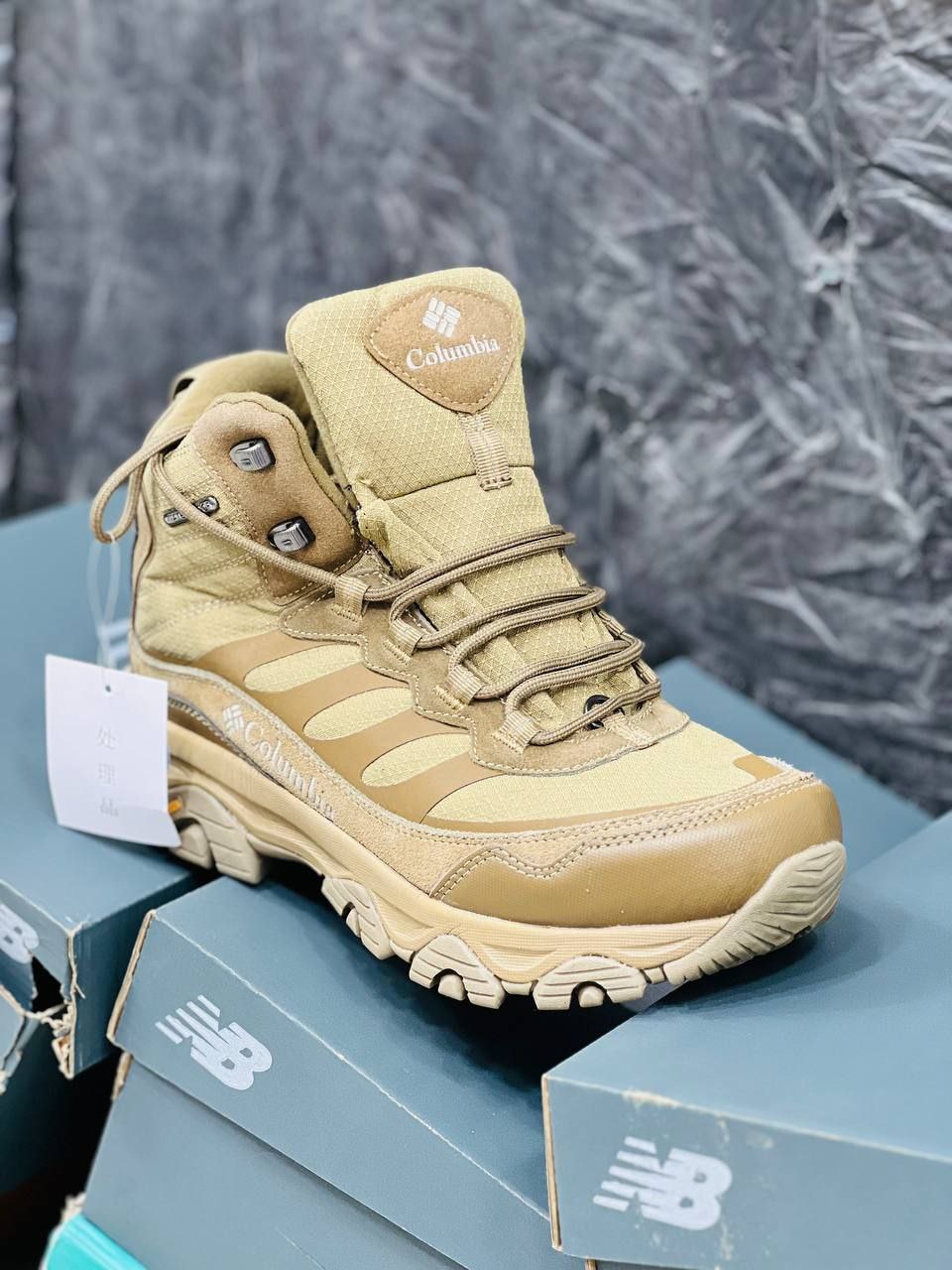 بوت کلمبیا Columbia crestwood waterproof ساخت ویتنام/ زیره ویبرام /سایز 40 الی 45/ Columbia Boot/ فروش عمده و تک