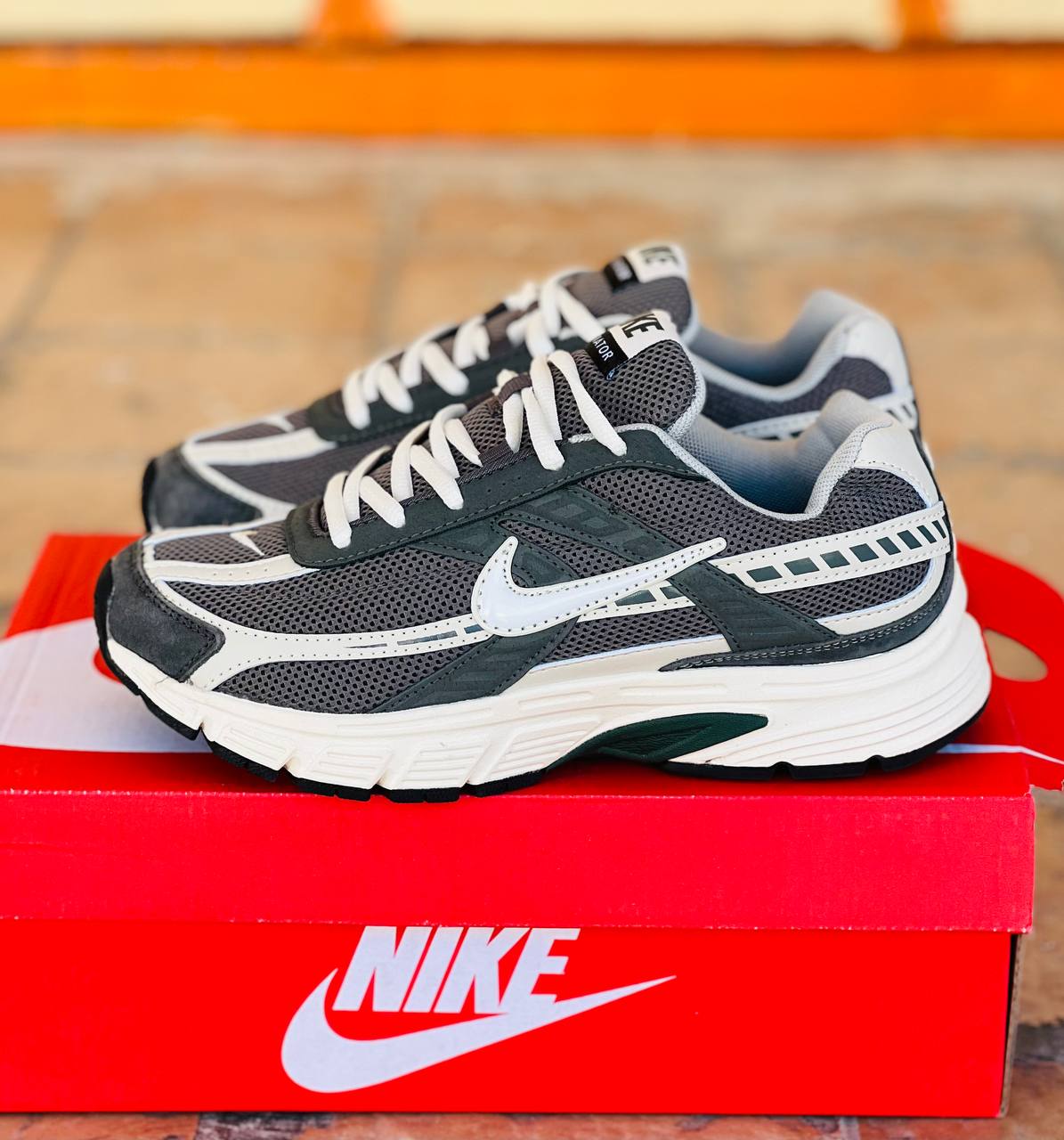 کتونی ویتنامی نایک انیتیتاتور Nike Initiator /سایز 40تا ۴۵/ ساخت ویتنام / فروش عمده و تک