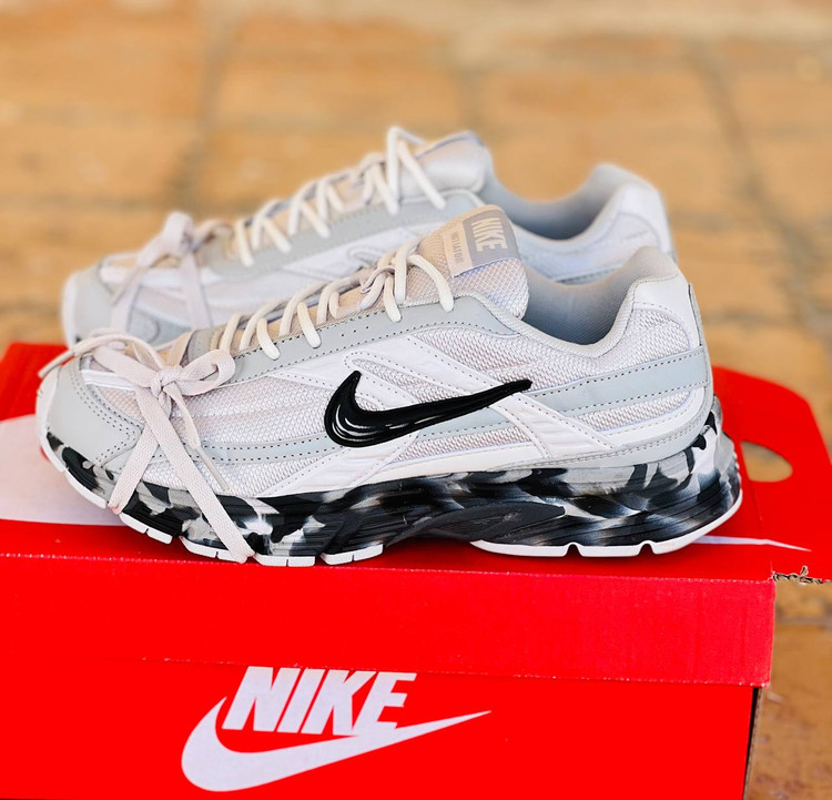 کتونی نایک انیتیتاتور Nike Initiator /سایز 40تا ۴۵/ ساخت ویتنام / فروش عمده و تک