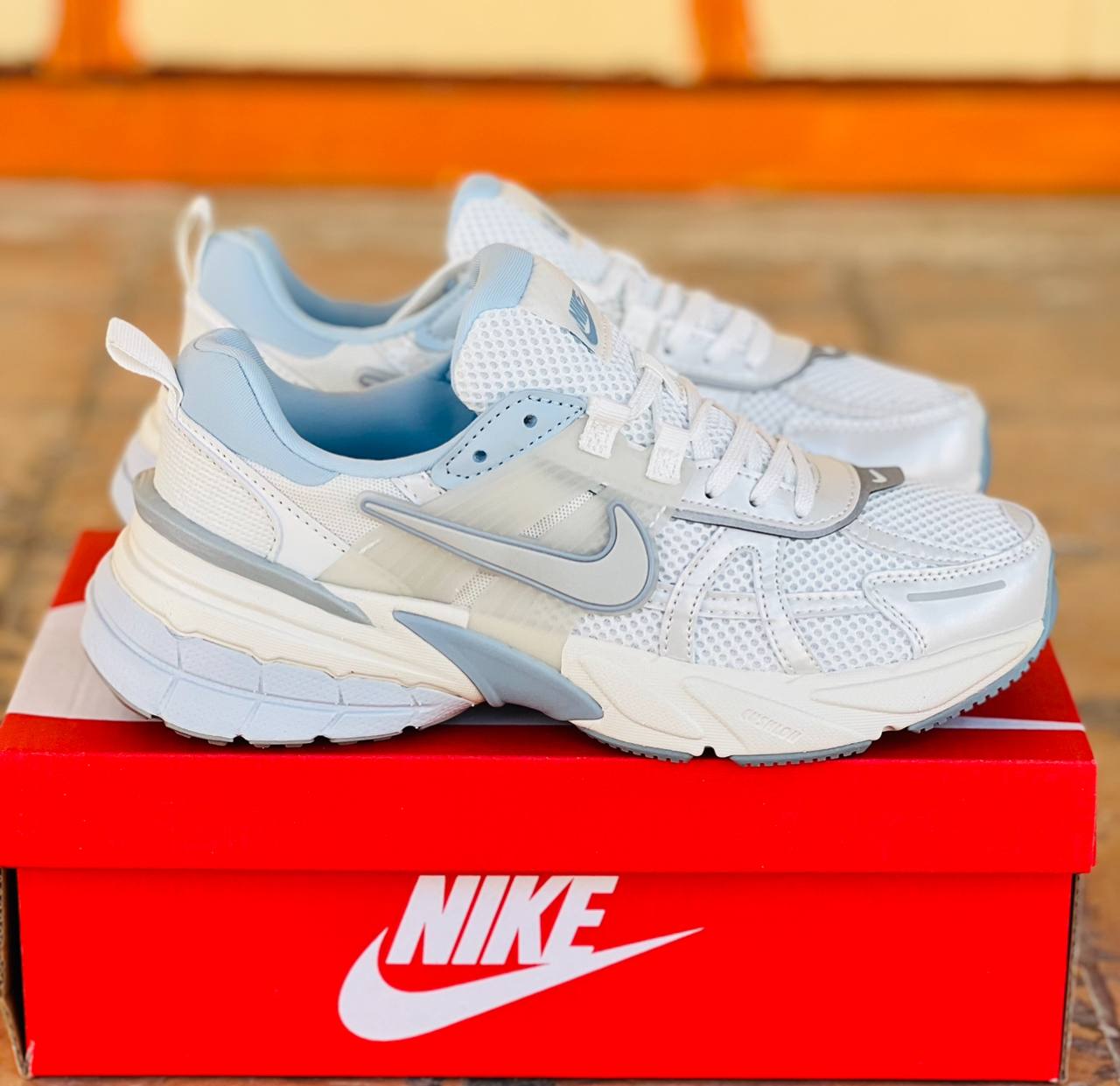 کتونی نایک وی تو کی Nike V2k Run | ساخت ویتنام | باجعبه بارکد دار سایز بندی کامل 37تا40