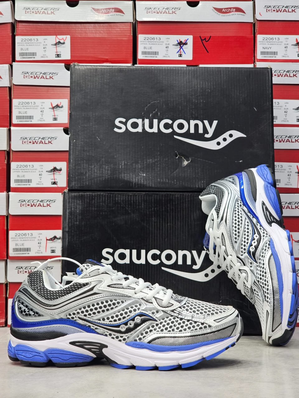 کتونی ویتنامی ساکونی تور درشت9 saucony omniساخت ویتنام مستر کوالیتی سایز ۴۰ تا ۴۵، فروش بصورت عمده و تک .