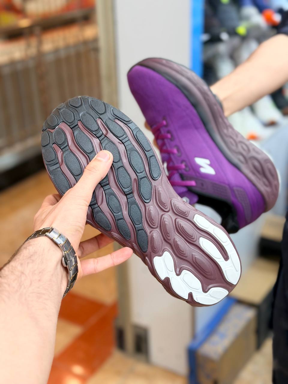 کفش ویتنامی نیوبالانس New balance Fresh Foam 1080| راحتترین کفش پیادهروی و رانینگ مسترکوالیتی ساخت ویتنام سایز ۴۰ تا ۴۵
