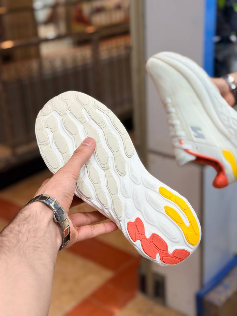 کتونی ویتنامی نیوبالانس New balance Fresh Foam 1080| راحتترین کفش پیادهروی و رانینگ مسترکوالیتی ساخت ویتنام سایز ۴۰ تا ۴۵