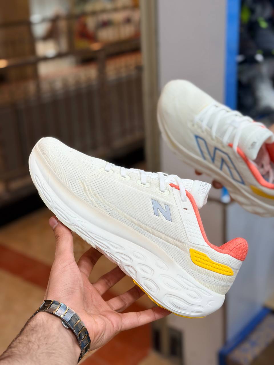 کتونی ویتنامی نیوبالانس New balance Fresh Foam 1080| راحتترین کفش پیادهروی و رانینگ مسترکوالیتی ساخت ویتنام سایز ۴۰ تا ۴۵