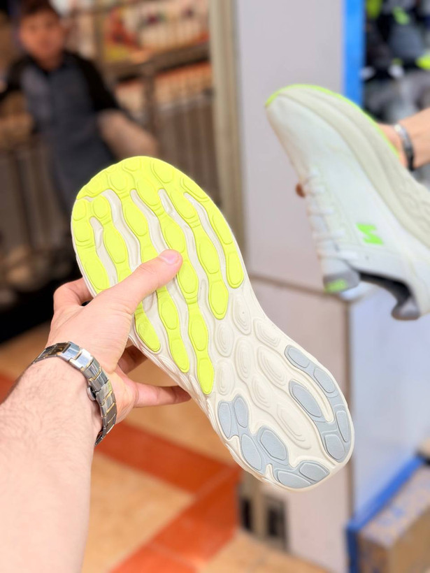 کتونی نیوبالانس New balance Fresh Foam 1080| راحتترین کفش پیادهروی و رانینگ مسترکوالیتی ساخت ویتنام سایز ۴۰ تا ۴۵