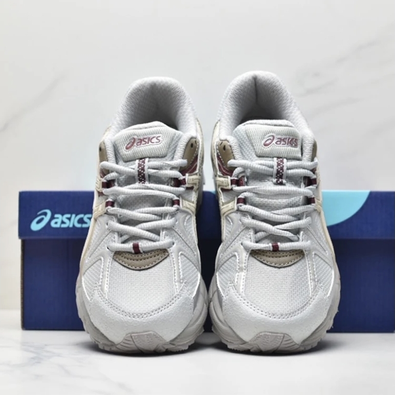 کتونی اسیکس کاهانا ۸ ،asics kahana 8 , وارداتی ساخت ویتنام ، سایز ۴۰ تا ۴۵ ، فروش عمده و تک ، پایین ترین قیمت .
