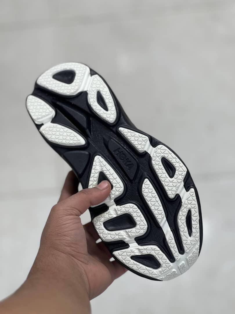 کتونی هوکا باندی Hoka bondi ts 8/ ts8 سایز ۴۰ تا ۴۵ ساخت ویتنام فروش عمده وتک بالاترین کیفیت